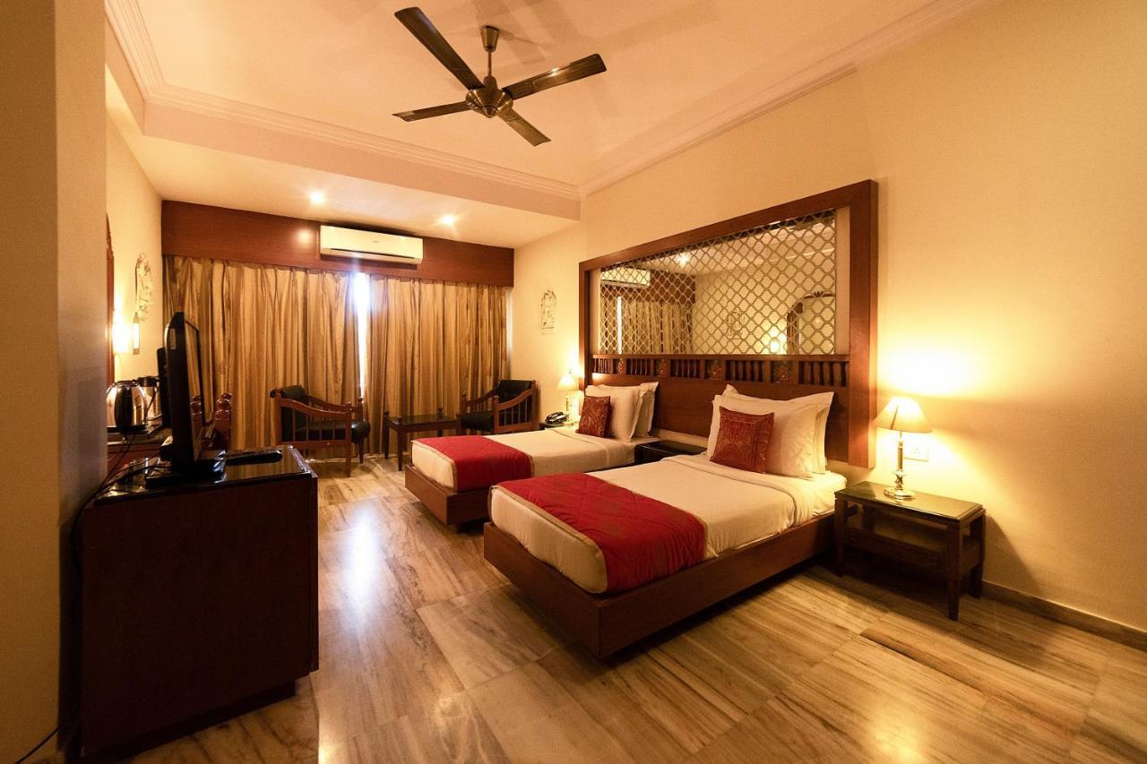 Hotel Hilltop Palace Udaipur Eksteriør bilde